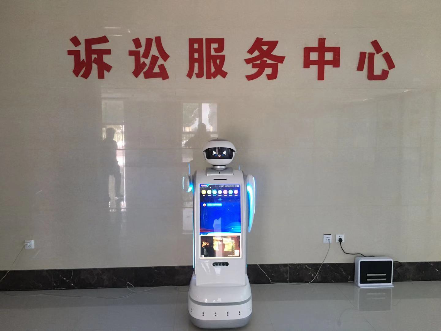 政务大厅是如何利用服务机器人提升工作效率的-小笨政务机器人介绍