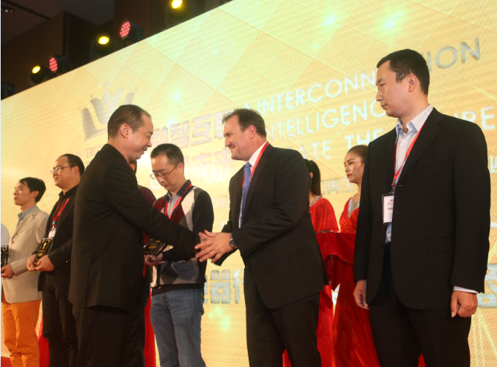 帝斯曼喜获第三届艾唯奖“低压电器行业最佳供应商”：为中国可持续发展做出贡献