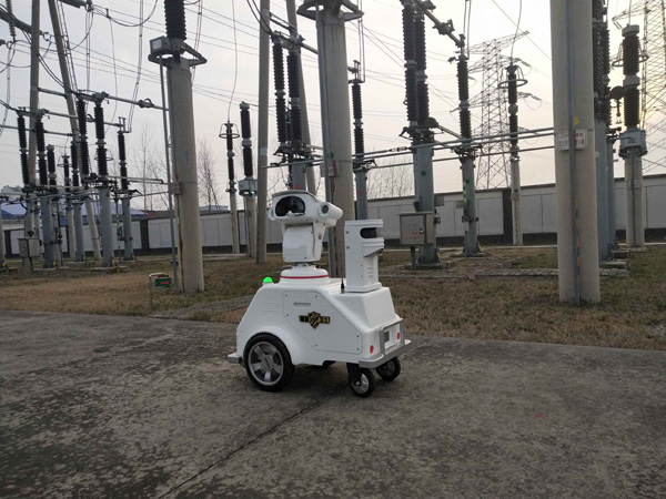 安徽蚌埠电网首个智能巡检机器人“上岗”
